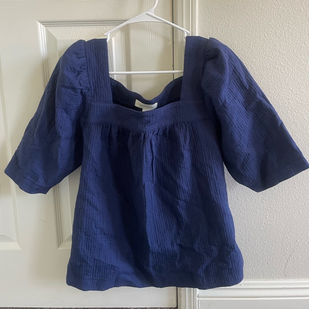 TREASURE AND BOND - textured babydoll top in navy patriot